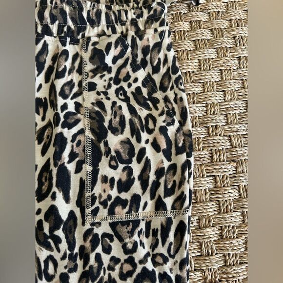 Zoe + Phoebe lounge wear set, Leopard print, Size Small, NWT - Picture 5 of 12